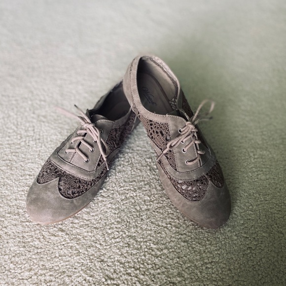 WantedShoes Shoes - ✨3/ $25✨ Tan Lace flats, WantedShoes